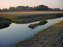 加田屋一丁目を流れる加田屋川