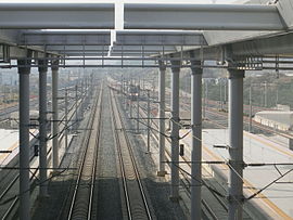 Tracks of Liuzhou–Nanning intercity railway at Nanning East railway station