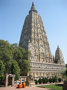 석가모니가 깨달음을 얻었다고 하는 위치를 표시한 마하보디 사원. 사찰의 현재 구조는 굽타 시대인 서기 5세기로 거슬러 올라간다.