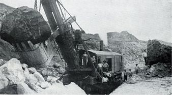 A Marion steam shovel excavating the Panama Canal in 1908