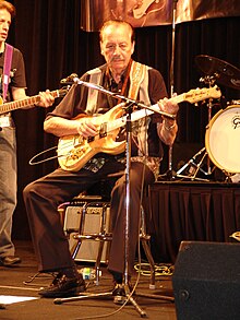 Edwards in Nashville at the Chet Atkins Appreciation Society, 2009