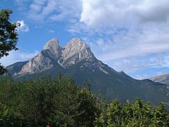 Massif du Pedraforca à double crête en forme de fourche, zone sud-ouest du parc.