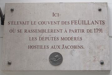 Plaque commémorative au n°235 de la rue Saint-Honoré.
