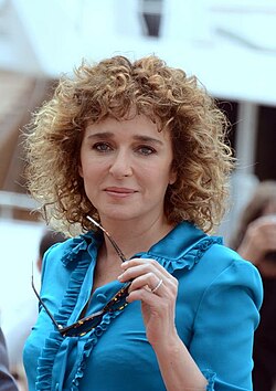 Valeria Golino vid filmfestivalen i Cannes 2016.