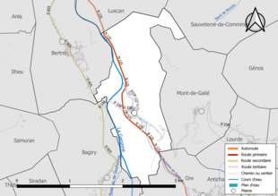 Carte en couleur présentant le réseau hydrographique de la commune