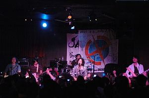 HY performing at the J!-ENT LIVE, on 19 March 2007