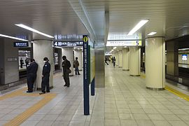 Quai commun de la ligne Shinjuku et Hanzōmon