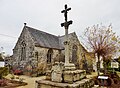 La chapelle Saint-Tugdual et son calvaire.