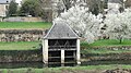 Aperçu du lavoir-séchoir daté du XVIIe siècle et situé au cœur du parc de l'Abbaye (avant sa rénovation).