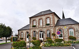 The town hall in Beuzeville-la-Grenier
