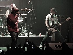 2 Minutos - At a concert in Chile,2011.