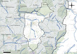 Carte en couleur présentant le réseau hydrographique de la commune