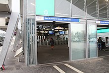 Main entrance and hall of the station