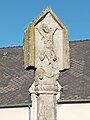 Croix proche de l'église : partie sommitale.