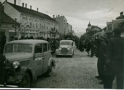 L'arrivée du commandement opération de l'Armée Rouge devant l'hôtel Orijent, rue Vožda Karađorđa, 1944.