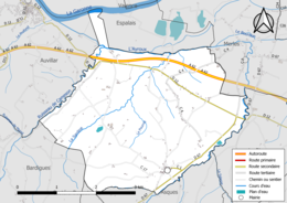 Carte en couleur présentant le réseau hydrographique de la commune