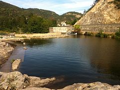 Barrage sur l'Ardèche, entre Lalevade et Vals-les-Bains.