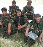 Hazara-män i uniformen för Afghanistans nationella armé.