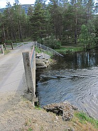 Bridge at Bryggeosen, outflow from eastern to western part of the lake