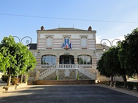 The town hall in Oiry