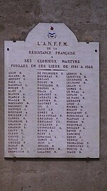 Nom d'André La Moal figurant sur la plaque commémorative du monument des fusillés