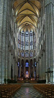 O coro da Catedral de Beauvais. 48,5 m (159 pés) de altura (1230-1569)