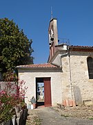 Le clocher-mur de l'église.