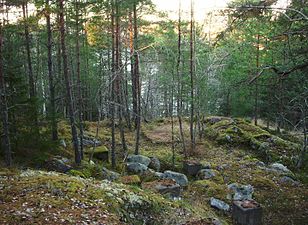 Kvarvarande fundament efter hoppbackens starttorn.