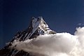 Machhapuchchhre con la cima a coda di pesce da cui deriva il nome