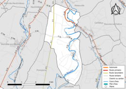 Carte en couleur présentant le réseau hydrographique de la commune