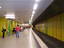 Tunnelbanestationen Bornheim-Mitte