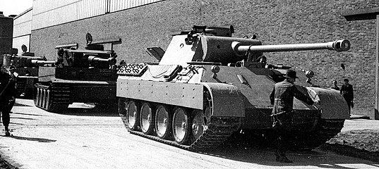 Panther & Tiger I tanks equipped with the Nebelwurfgerät.