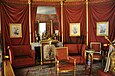 Le décor mural et le mobilier ont été rétablis par Napoléon III en 1865.