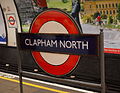 Il nome della stazione sul logo della metropolitana di Londra