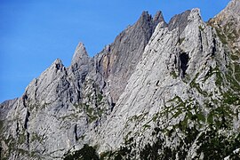 Simelistöcke, crêtes centrale et occidentale avec la Tannenspitze, le Rosenlauistock (arêtes ouest) et les Sattelspitzen vus de l'ouest.