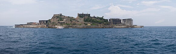 Ile fantôme d'Hashima, dont le film contient quelques vues générales.