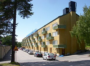 Lamellhuset från öster.