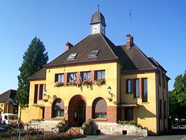 The town hall in Rieux