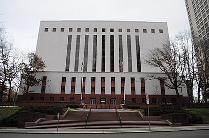 Minimalist – William K. Nakamura Federal Courthouse in Seattle, US, by Gilbert Stanley Underwood (1940)