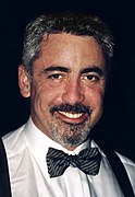 Adam Arkin interprète Ted Earley.