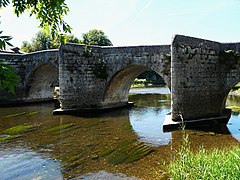 Avant-becs du vieux pont.