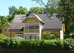 Äldre villa vid Hörningsnäsvägen