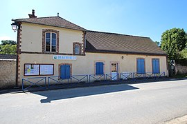 The town hall in Fontaine-les-Ribouts