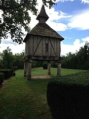 Colombier près de Lauzerte (Tarn-et-Garonne)}}.