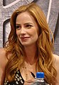 Jaime Ray Newman interpreta Katrina "Kat" Lazarev