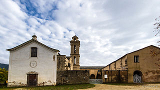 Façade Ouest, avec la mention de la restauration (REST. MMIV).