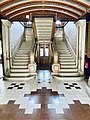 Le grand escalier du château des Crozes