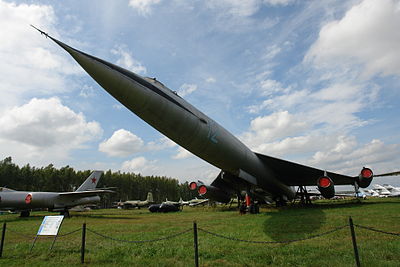 Le Miassichtchev M-50 est un prototype de bombardier supersonique soviétique. Il effectue son premier vol le 27 octobre 1959. Un second appareil, le M-52 est construit mais ne vole pas. Le M-50 est préservé au musée central des forces aériennes de la Fédération de Russie de Monino en Russie. (définition réelle 3 888 × 2 592)