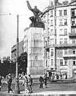 The Aviator Monument in Warsaw, taken during the German occupation, with kotwica graffiti added by Szare Szeregi member Jan Bytnar