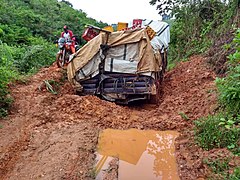 Camion en difficulté à la saison des pluies (février 2020).